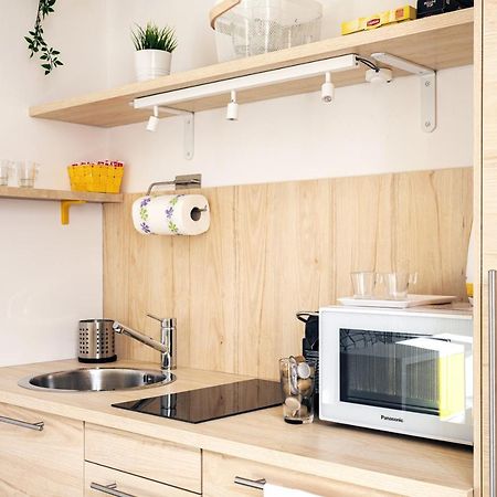 A Yellow Touch - Modern Studio In Isola Milano Eksteriør billede