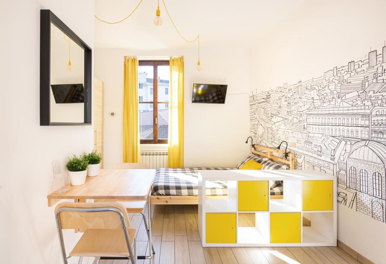 A Yellow Touch - Modern Studio In Isola Milano Eksteriør billede