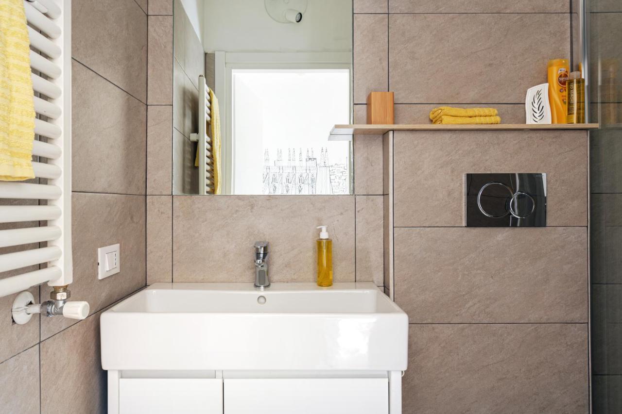 A Yellow Touch - Modern Studio In Isola Milano Eksteriør billede
